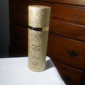 I'm selling DR Denese..., It's 4fl.oz (120ml), the color is a glitter gold.